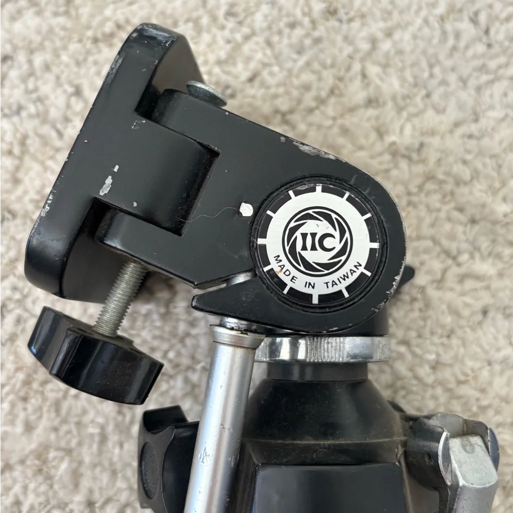 IIC Taiwan Tripod